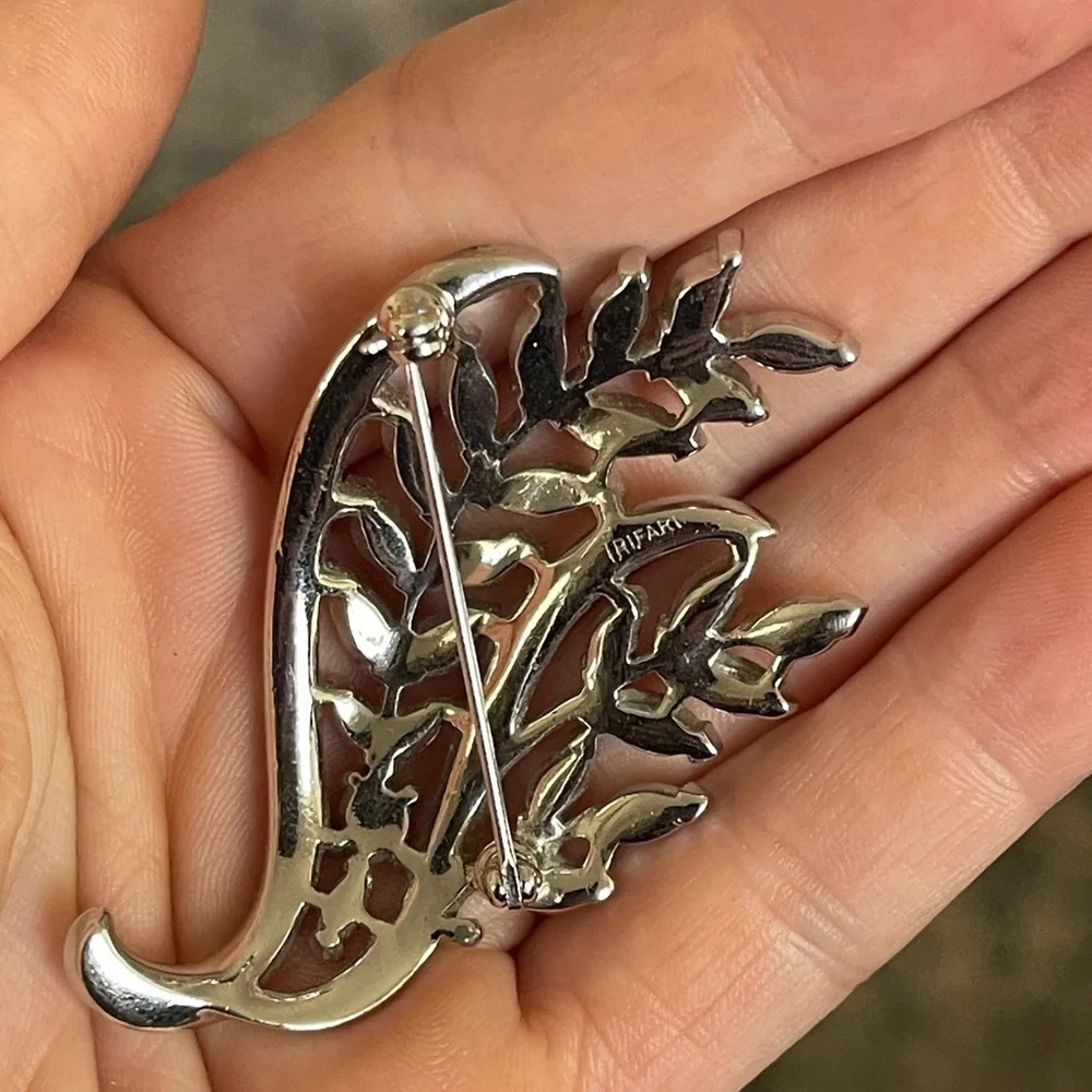 Vintage Leaf TRIFARI Clear Rhinestone Brooch Pin 2 3/8